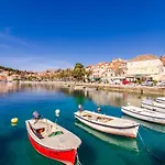 Apartman Rilovic, And Sea View