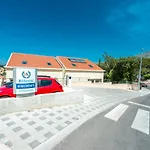 Rilovic, And Sea View Apartman