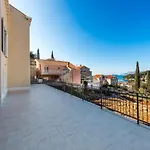 Rilovic, And Sea View Apartman *