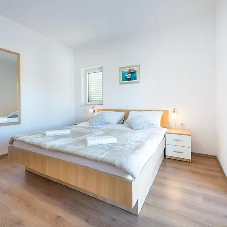 Rilovic, And Sea View Апартаменты *
