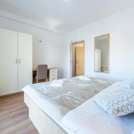 Rilovic, And Sea View Апартаменты