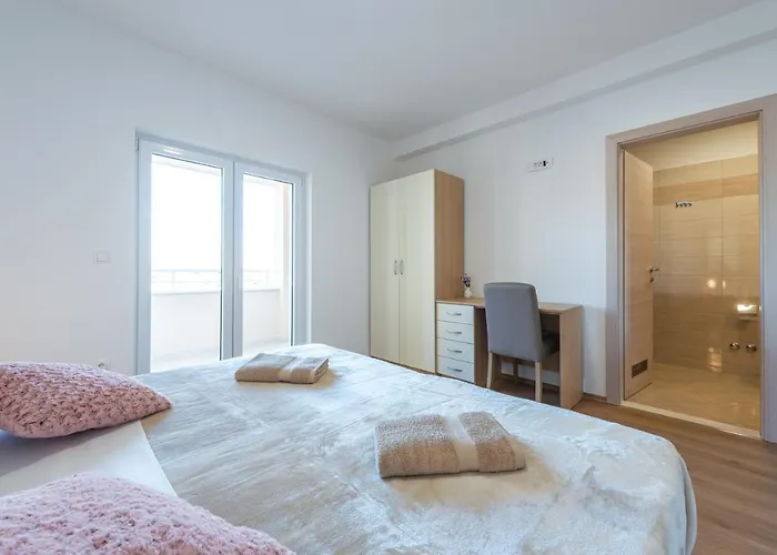 Rilovic, And Sea View Apartamento *