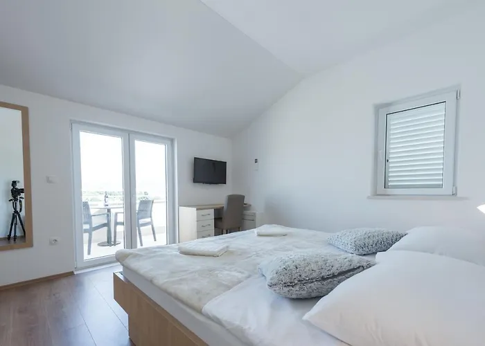 Rilovic, And Sea View Apartamento *