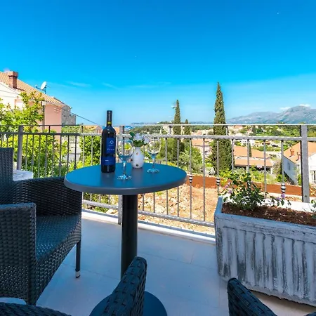 Rilovic, And Sea View Apartamento *